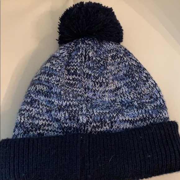 Titleist winter golf hat - Picture 2 of 2